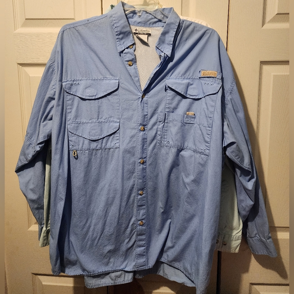 Men's blue and teal Columbia PFG fishing shirts. XXL